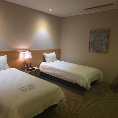 Hotel New Oriental Myeongdong Seoul Bagian luar foto